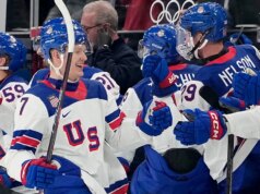 A medalhista de ouro do hóquei feminino dos EUA, Taylor Heise, confiante que a equipe masculina pode derrotar o Canadá nas Olimpíadas