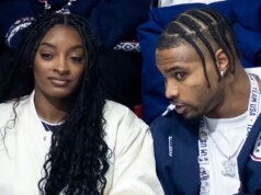 O marido de Simone Biles na NFL diz que quase foi assaltado enquanto estava na Itália para as Olimpíadas de Inverno