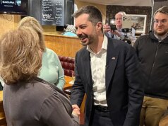 Buttigieg, Newsom e AOC estão entre os três primeiros na nova pesquisa de 2028 nos principais estados presidenciais primários