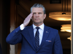 Pete Hegseth chama o goleiro da equipe dos EUA de ‘Secretário de Defesa’ após incrível defesa olímpica