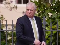 ‘Arrepiantemente agachado’: legislador afirma que foto editada mostra vítima de tráfico de Epstein com o ex-príncipe Andrew