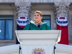 Governador de Porto Rico assina lei reconhecendo bebês em gestação como seres humanos