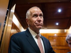 Leavitt acusa Sen Tillis de manter a economia dos EUA ‘refém’ da disputa de nomeação do Fed