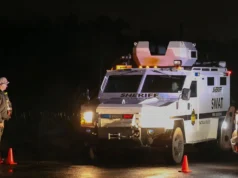 Homem do Arizona detido em operação SWAT nega ligação com o sequestro de Nancy Guthrie