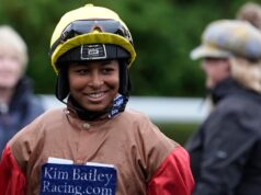 Aswat se torna a primeira jóquei negra a vencer na Grã-Bretanha