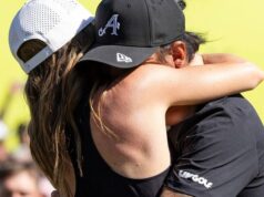 Kim coroa retorno notável no golfe com primeira vitória emocionante em 16 anos