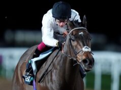 Structure Hill deslumbra na estreia do Flat em Southwell