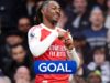 Mais um gol no derby! Eze dá vantagem acrobática ao Arsenal sobre o Spurs