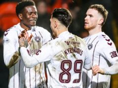 O Hearts aumenta sete pontos de vantagem depois de afastar o Dundee United, com nove jogadores