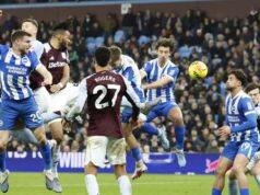 Gol contra de Hinshelwood dá vitória ao Villa sobre o Brighton