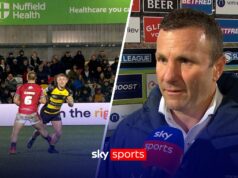 Peters: Lewis ‘decepcionou seus companheiros de equipe’