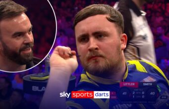 O rosto de Smith diz tudo! Reação hilariante ao indiferente 11 darter de Littler!