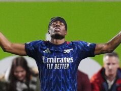 Arsenal perde mais pontos na corrida pelo título com empate em Brentford