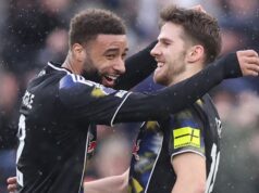 Abraham anula o golpe de Stach para negar a vitória do Leeds