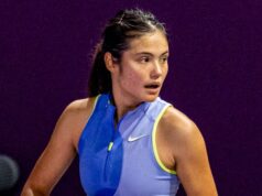 Raducanu recupera de cinco jogos a menos para vencer na Transilvânia