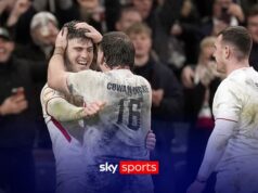 Arundell marca três gols nas sete tentativas da Inglaterra sobre o lamentável País de Gales