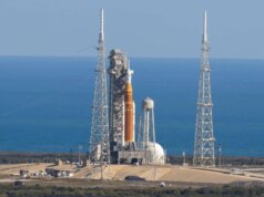 NASA iniciará processo lento de retorno do foguete lunar ao hangar esta semana