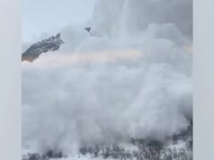 Vídeo mostra momento terrível em que avalanche atinge trem de passageiros perto de estação de esqui