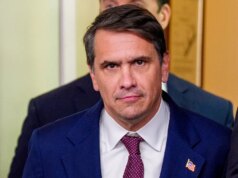 Deputado AG nega que pai de 5 anos tenha pedido de asilo depois que família foi libertada da detenção do ICE