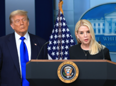 Trump destitui promotor empossado por juiz, especialista constitucional diz que Artigo II não deixa dúvidas