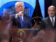 Trump aumenta tarifa international para 15%