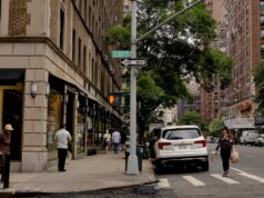 O afluente Higher East Aspect explode em indignação com o polêmico abrigo para moradores de rua: ‘Inaceitável!’