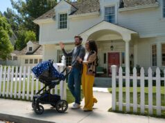 ‘The’ Burbs ‘refaz um clássico cult com uma nova mãe ansiosa e um marido reservado