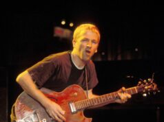 Greg Brown, guitarrista fundador do Cake que escreveu o grande sucesso ‘The Distance’, morreu aos 56 anos