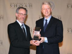 Os bilionários Spielberg e Zuckerberg de olho na Costa Leste, despertando preocupações sobre a proposta de imposto sobre a riqueza da Califórnia