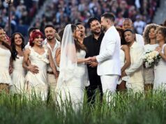 Dangerous Bunny se encaixou em um casamento de verdade, com bolo, no present do intervalo do Tremendous Bowl