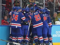 A estrela do hóquei olímpico dos EUA, Quinn Hughes, chama a América de ‘o maior país do mundo’ após a tacada da vitória