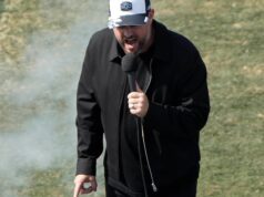 Quantos pés existem em 500 milhas? Ninguém sabe, pelo menos Nate Bargatze não sabe no Daytona 500