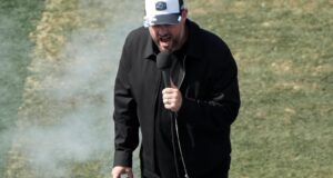 Quantos pés existem em 500 milhas? Ninguém sabe, pelo menos Nate Bargatze não sabe no Daytona 500