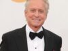Michael Douglas anuncia livro de memórias ‘bruto’ para lançamento em outubro